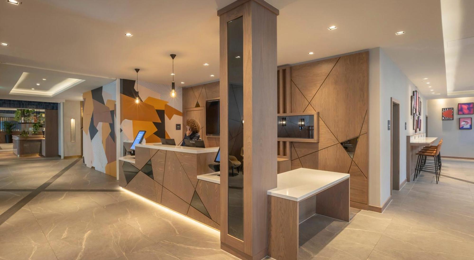 Maldron Hotel Brighton City Centre Екстер'єр фото